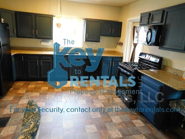 Photo - 321 N Main St