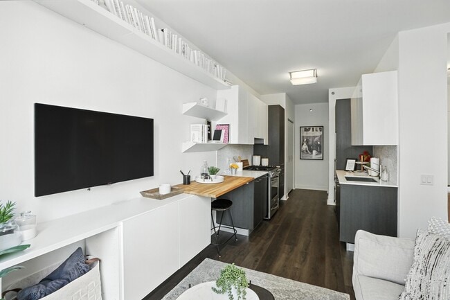 Photo - 133 W Wacker Dr