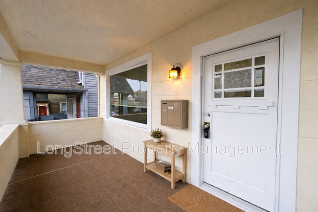 Photo - 634 SW Grant St. Unit 1