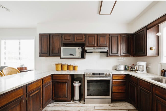 Photo - 322 Summit Dr