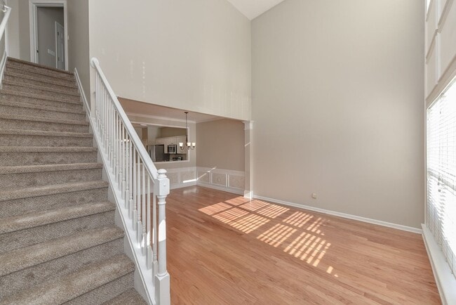 Photo - Great Brentwood Location!!