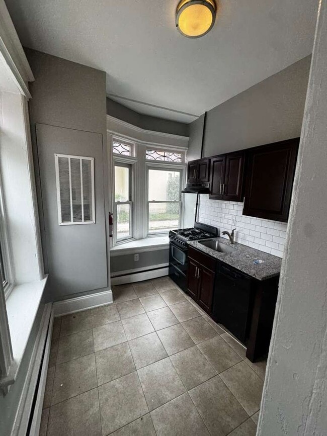 Photo - 202-204 E Hanover St Unit 4G
