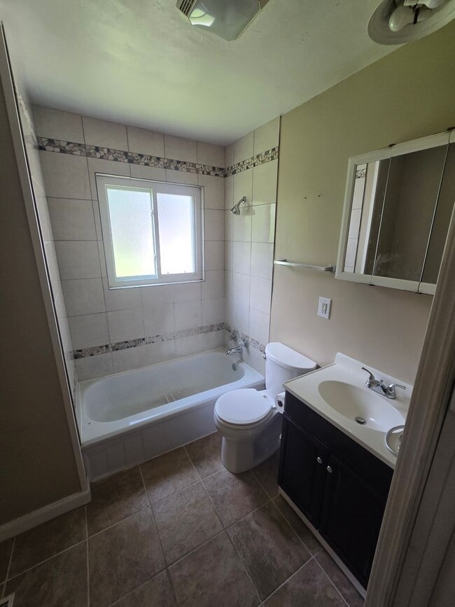 Photo - 3 Bedroom 1 Bathroom 1250.00