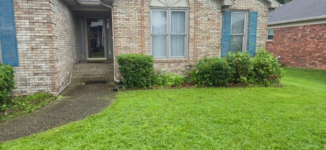 Photo - 406 Old Towne Rd