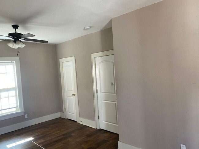 Photo - 3 Bedroom and 2 Bath in Durrant