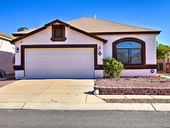 Building Photo - 3 Bedroom 2 Bathroom Rental