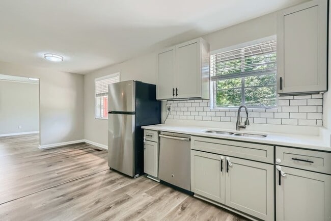 Photo - 1279 Richard Rd