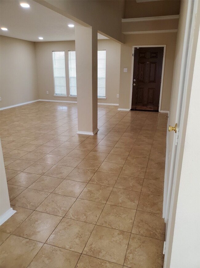16315 Lynn Crest Ct
