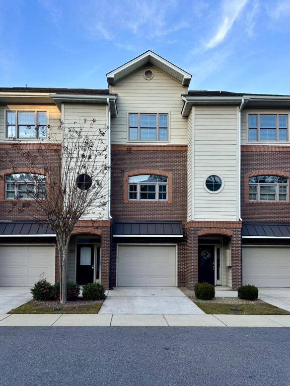 Building Photo - 283 Hugh Shelton Loop