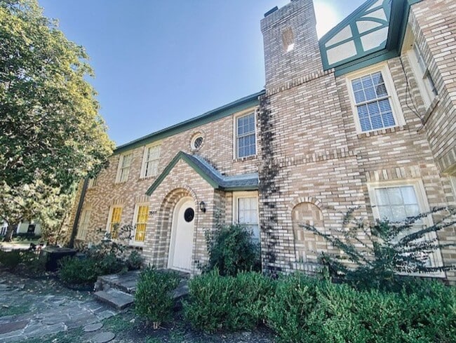 Photo - Modern Upstairs Unit in the Highly Desirab... Unidad 3