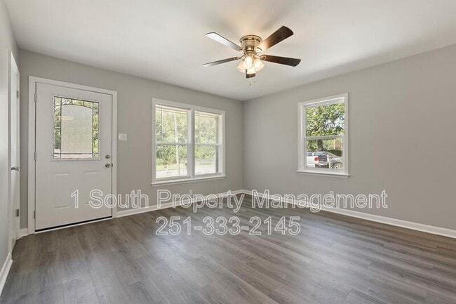 Photo - 1725 Harbor Dr E