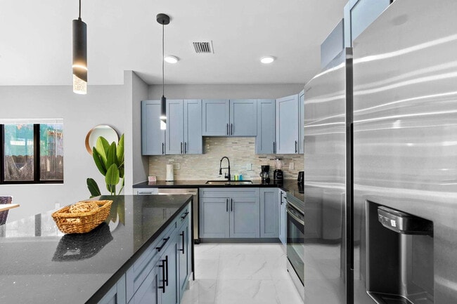 Photo - 1350 NW 28th St Unidad FL1-ID1258047P