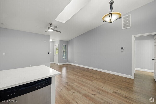 Building Photo - 1518 SW Courtyards Ln Unit 197 Rental