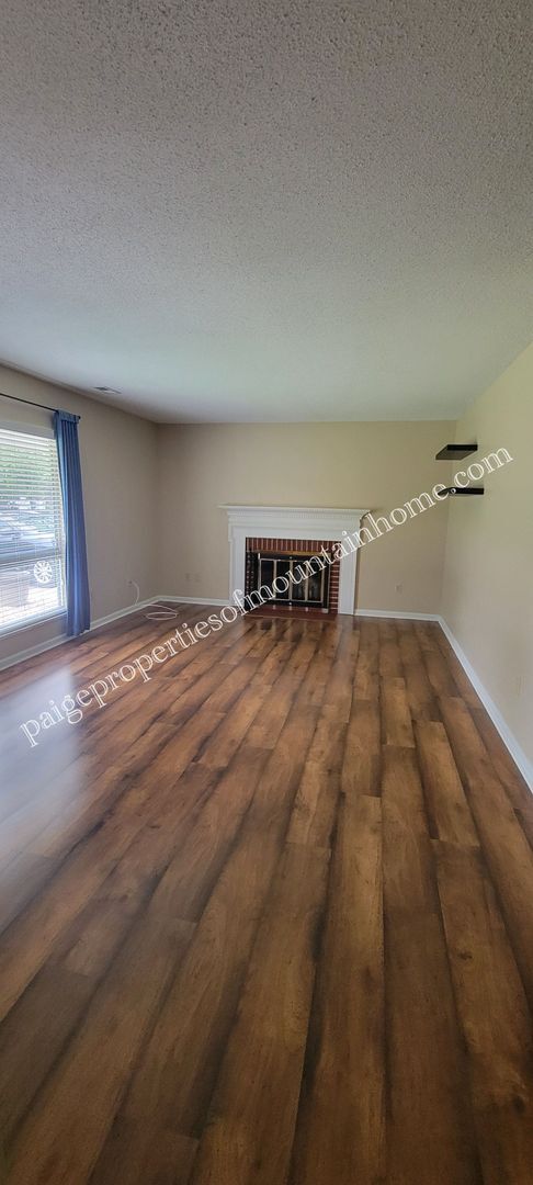 Photo - RANCH STYLE HOME