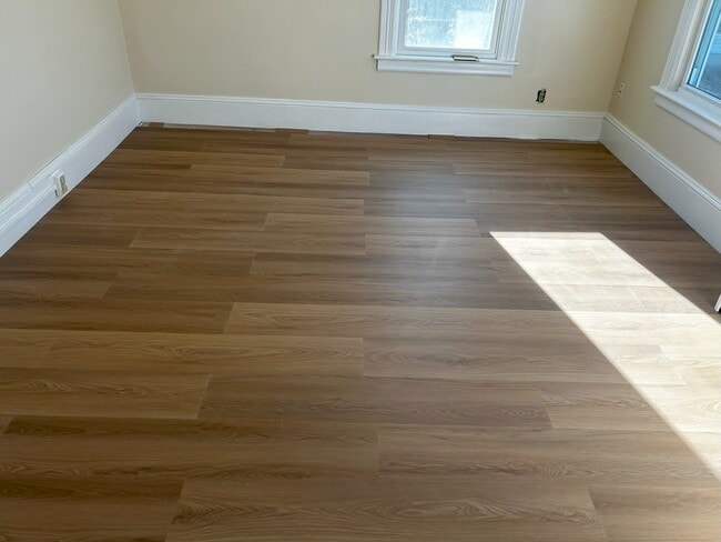 Livingroom - 279 Nottingham St Unit 279 Nottingham St.