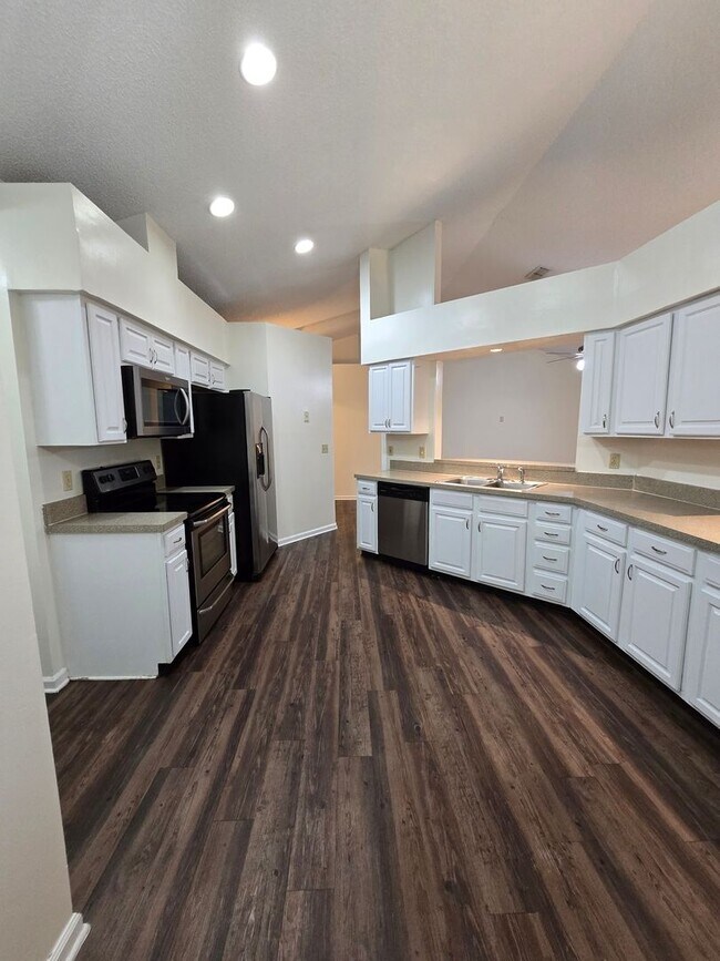 Photo - 3 Bedroom 2 Bath at Chimney Lakes