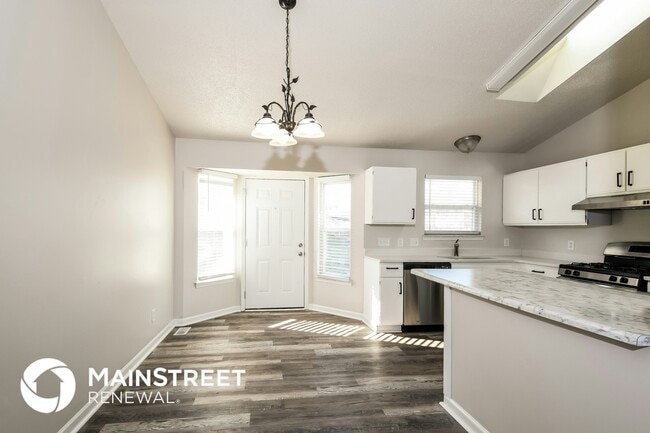 Photo - 3304-3305 5 Oaks Dr