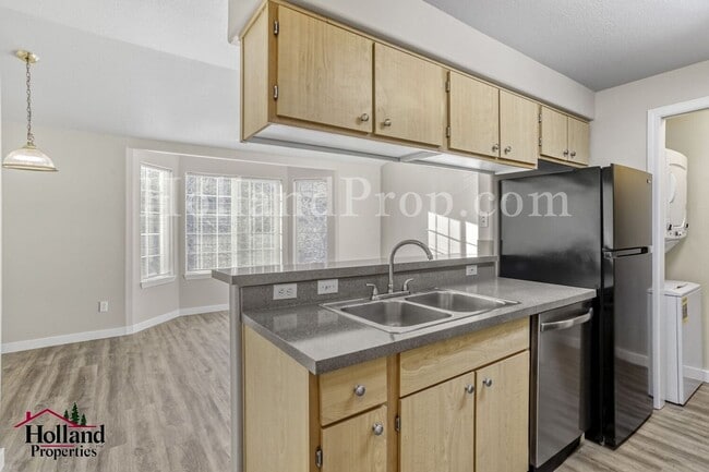 Photo - Welcome Home to This Bright & Cozy 1-Bedroom Unit in Beaverton Area