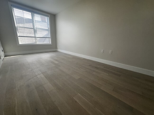 Photo - 425 Border Street