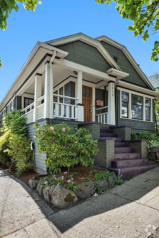 Building Photo - Charming AIR CONDITIONED Leschi Craftsman Rental