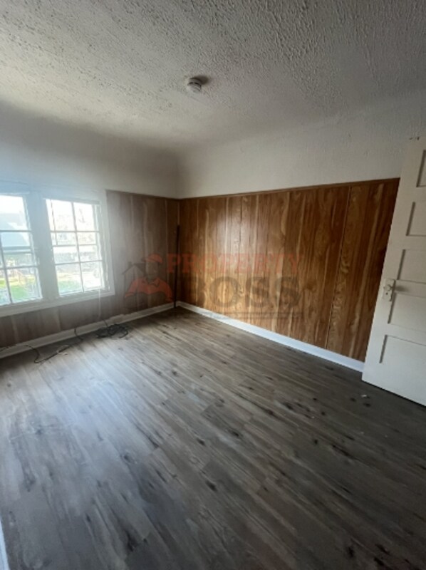 Photo - 507 School St