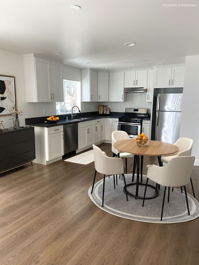 Photo - 11514 Emelita St Unidad 11514