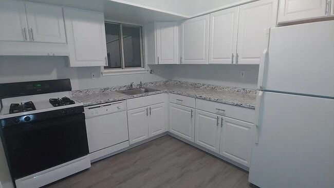 Photo - 4556 Winding Brook Dr Unit 4556 Winding Brook Dr