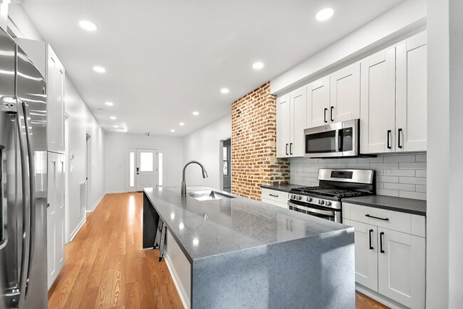 695 Palisade Ave - 695 Palisade Ave