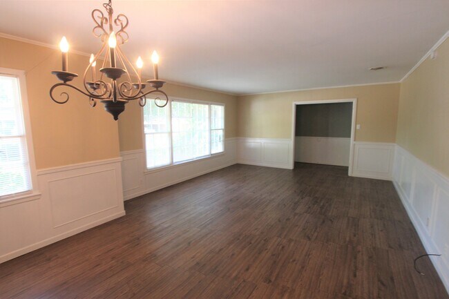 Photo - Beautiful 3 Bedroom 2 Bath with Large Back... House