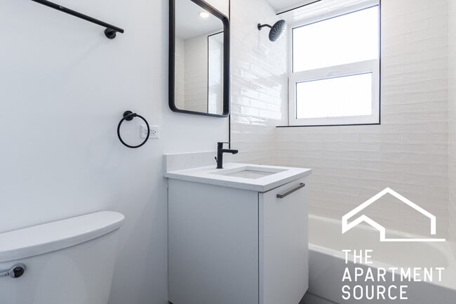 Photo - 938 W Carmen Ave