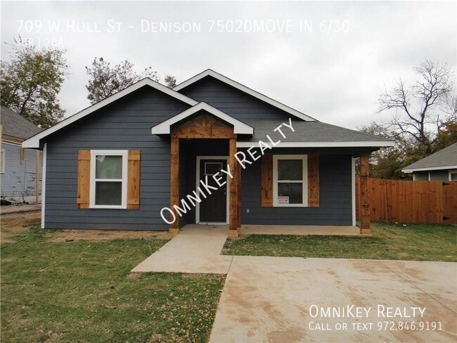 Building Photo - 709 W Hull St Rental