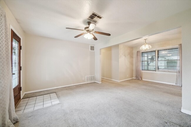 Photo - 5618 Sweetbriar St
