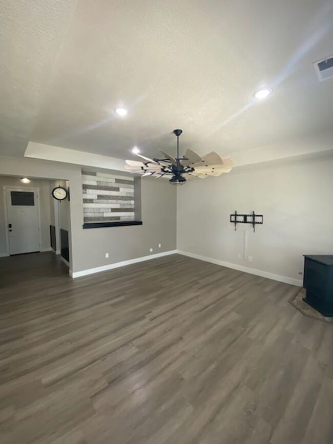 Photo - Move-In Discount -- 3 bedroom - 2 bath Newer Single family in Crescent Hills