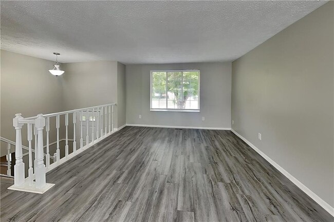 2582 Morgan Lake Dr NE