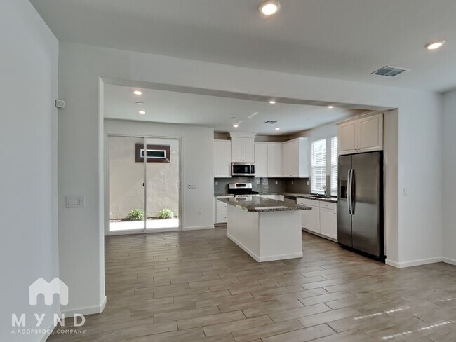 Photo - 1680 Matmor Rd