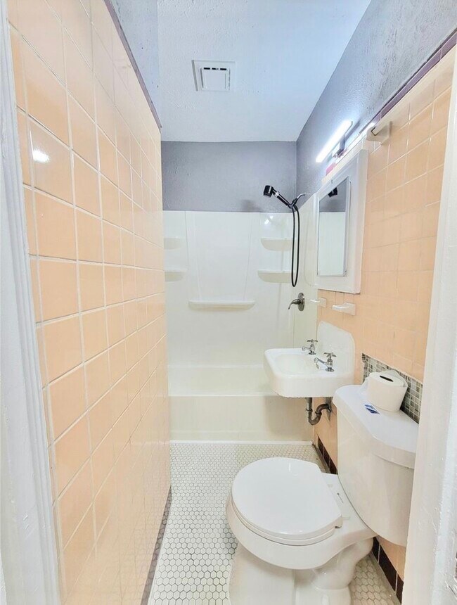1238 Peden St Unit 2