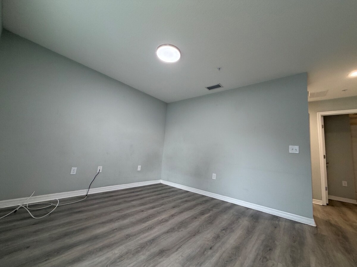 Photo - 1210 Ave Z SE