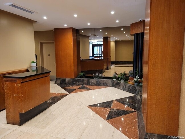 Photo - 118-17 Union Tpke Un Unit 14E