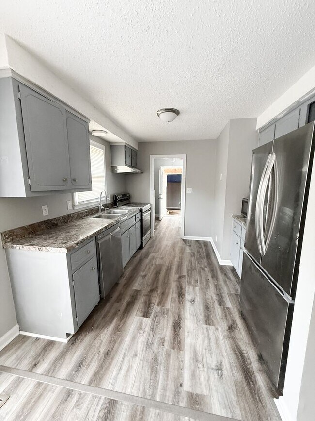 Photo - 3 Bedroom 2 Bathroom Home!!