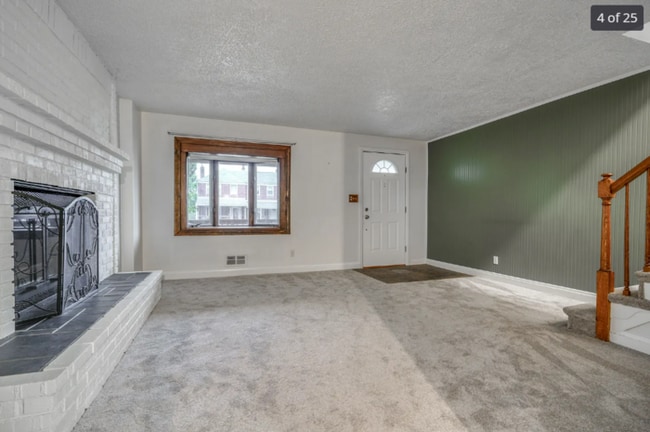 Photo - 3 Bedroom with Huge Rear yard