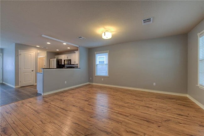 Photo - 712 Alamo Plaza Dr