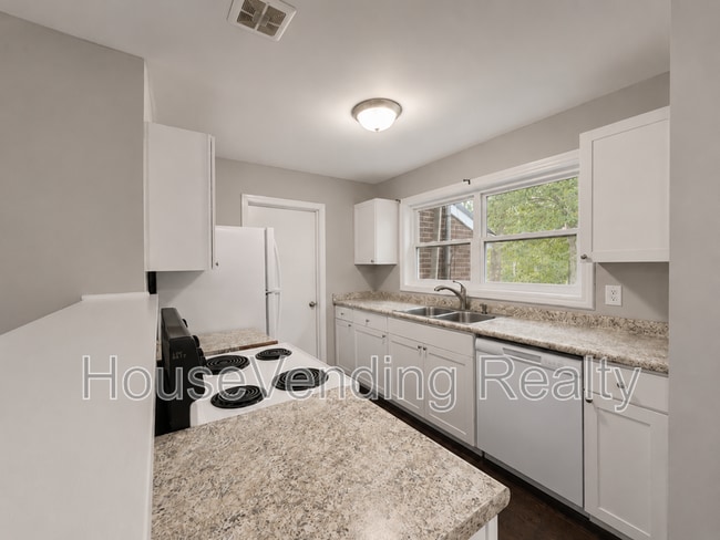 Photo - 619 Tarpley St