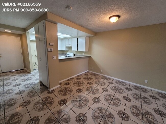 Photo - 959 S Mountain Ave