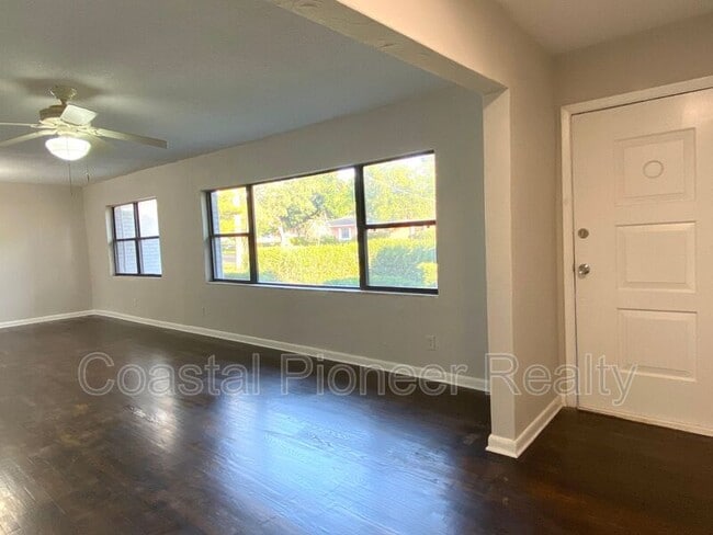 Photo - 1612 E 33rd Ave