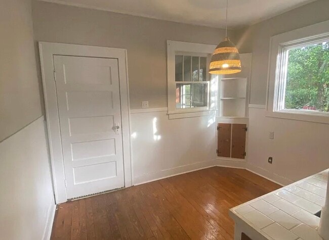 Photo - 409 Edgewater Rd