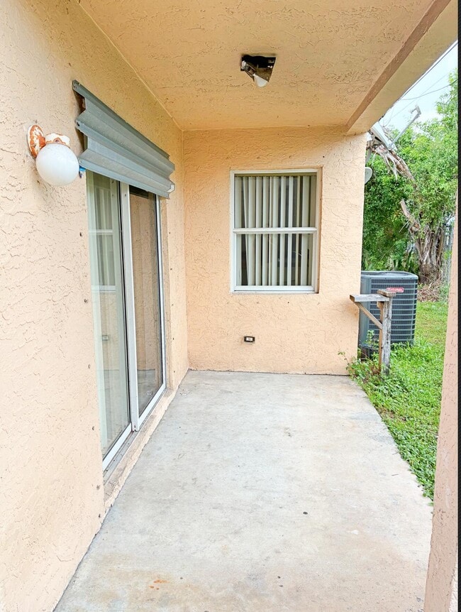 Photo - 647 Latona Ave