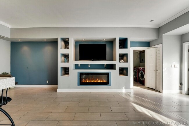 1827 Len Dr