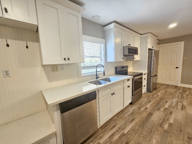 Photo - 513 S La Grange St