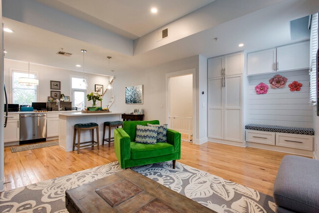 Photo - 508 Madison St