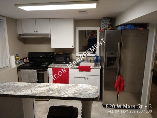 820 W Main St Unit 3